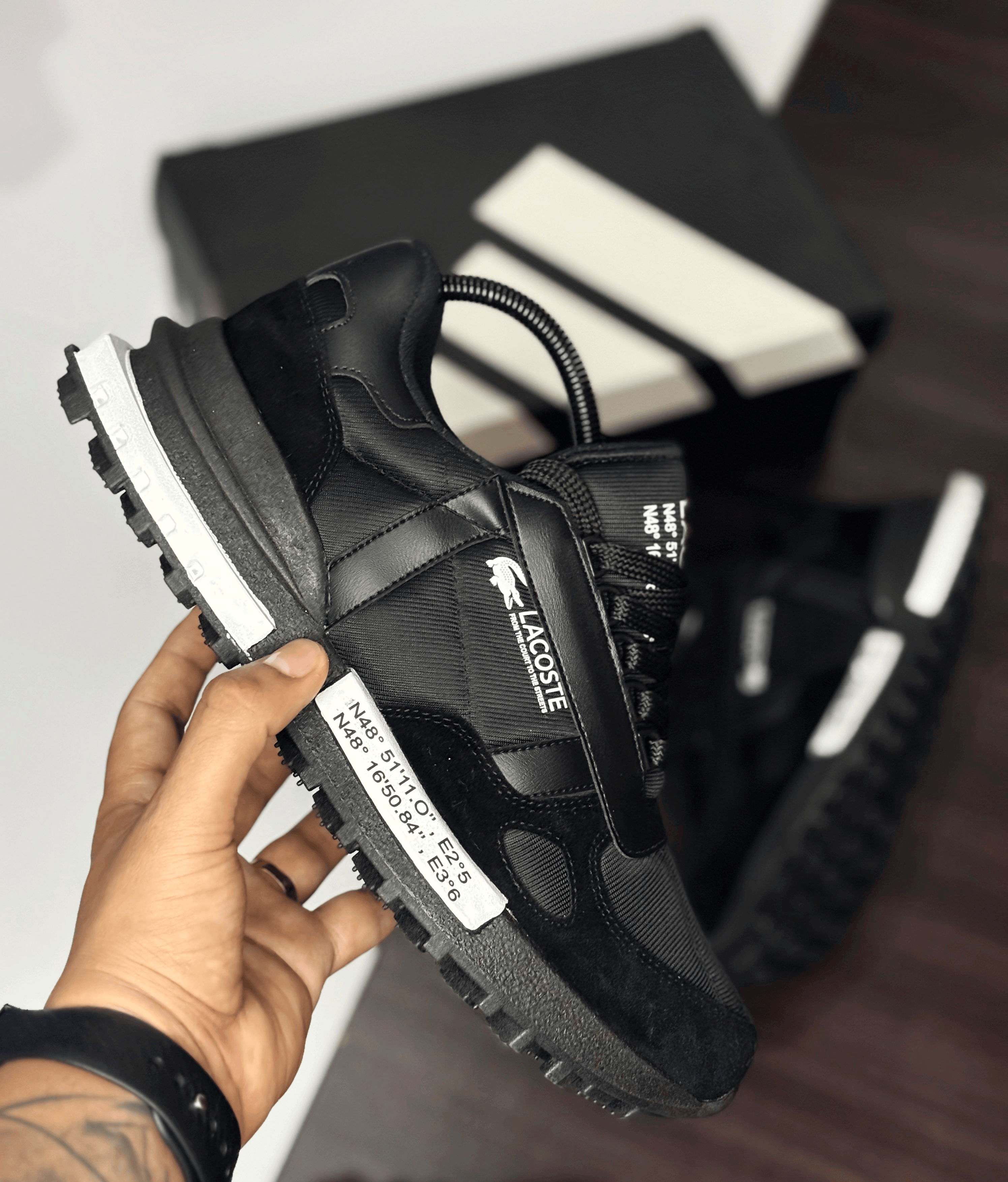 LACOSTE ELITE  color NEGRO