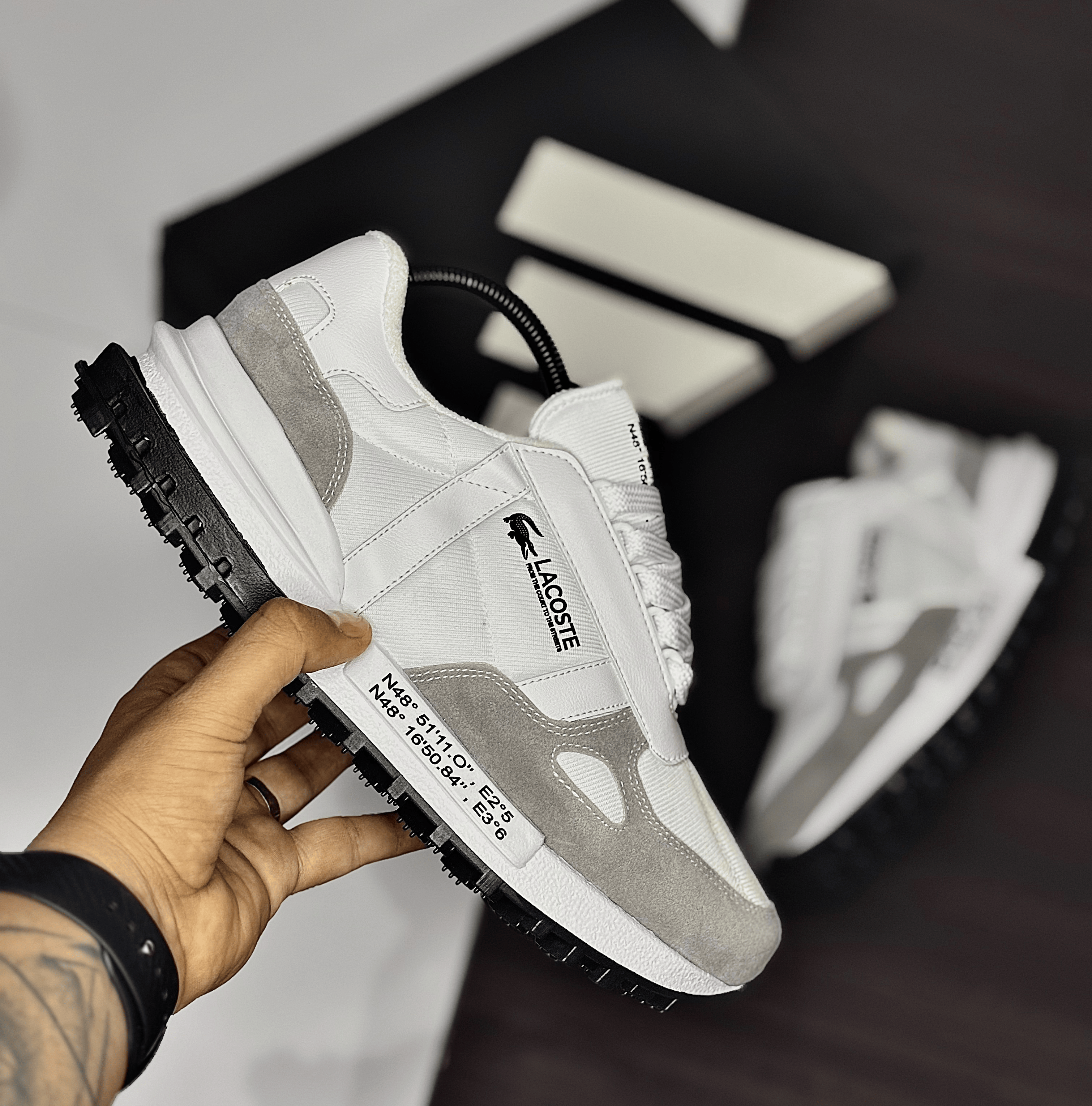 LACOSTE ELITE  color BLANCO NEGRO