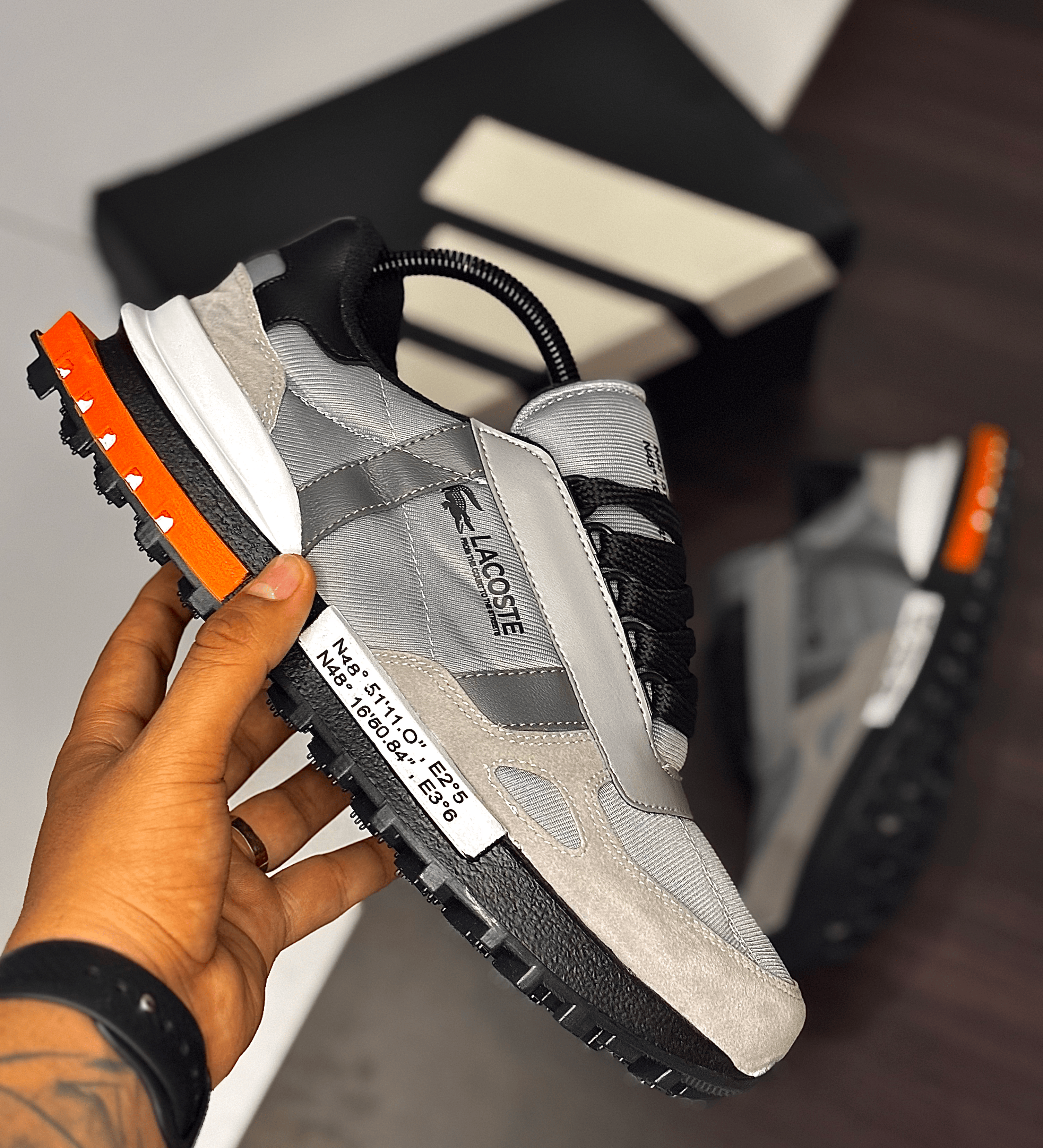 LACOSTE ELITE  color GRIS